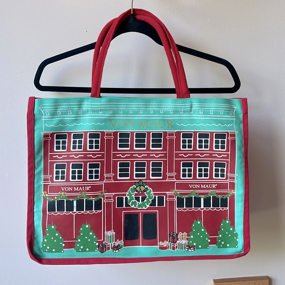 Von Maur Christmas Themed Department Store Fabric Tote Bag